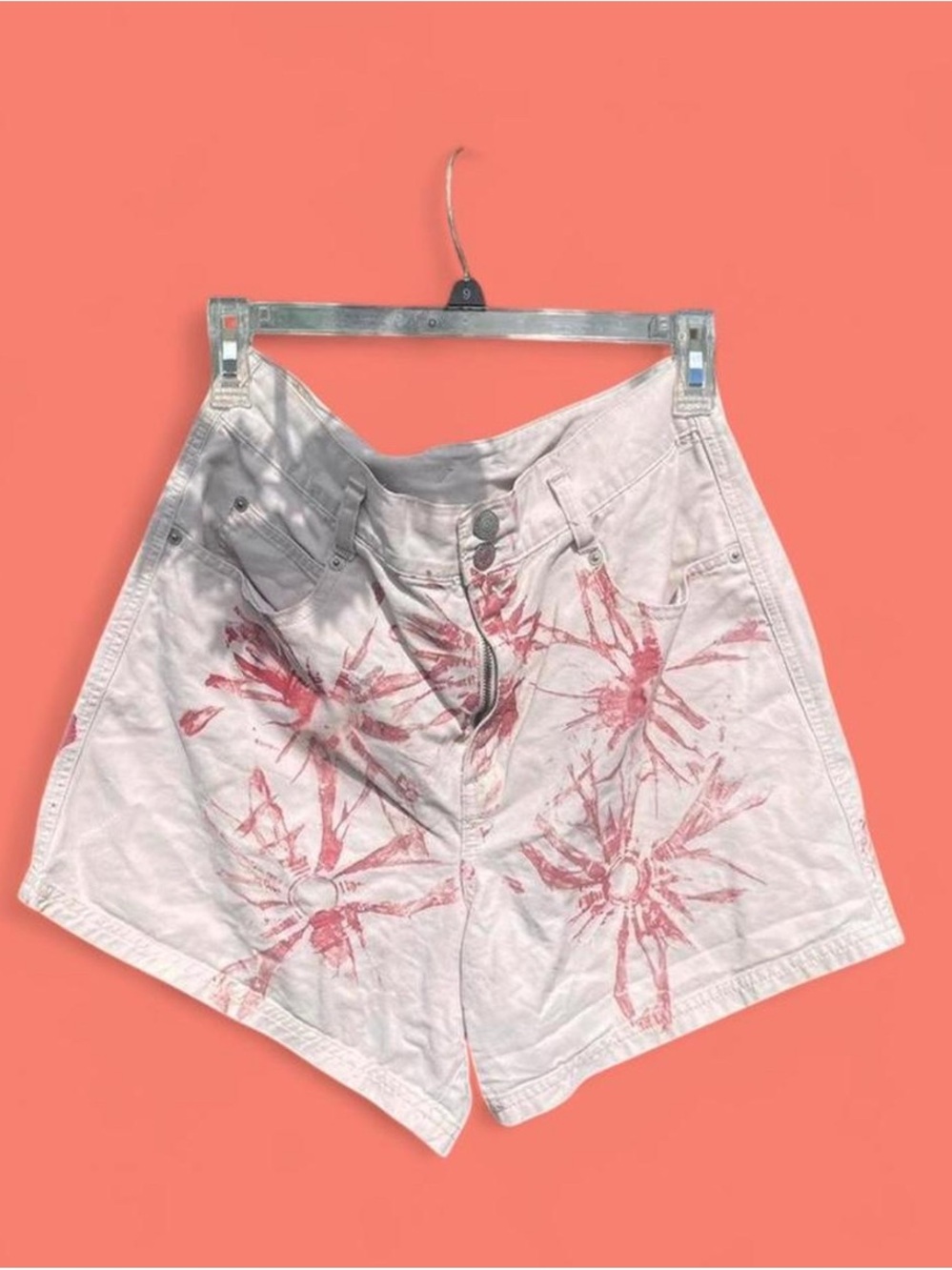 PALMETTO’S white floral print cargo shorts